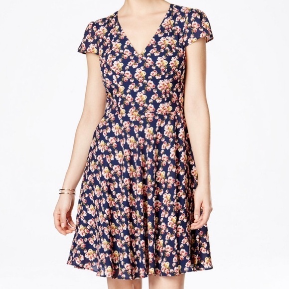 Betsey Johnson Floral Navy Cap Sleeve Fit & Flare Dress SIZE 2 - Picture 1 of 10